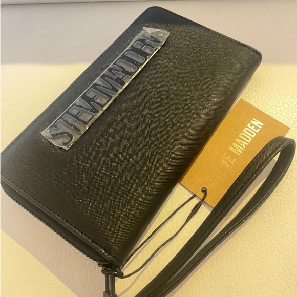 Steve Madden Black wallet wristlet - Picture 5 of 8